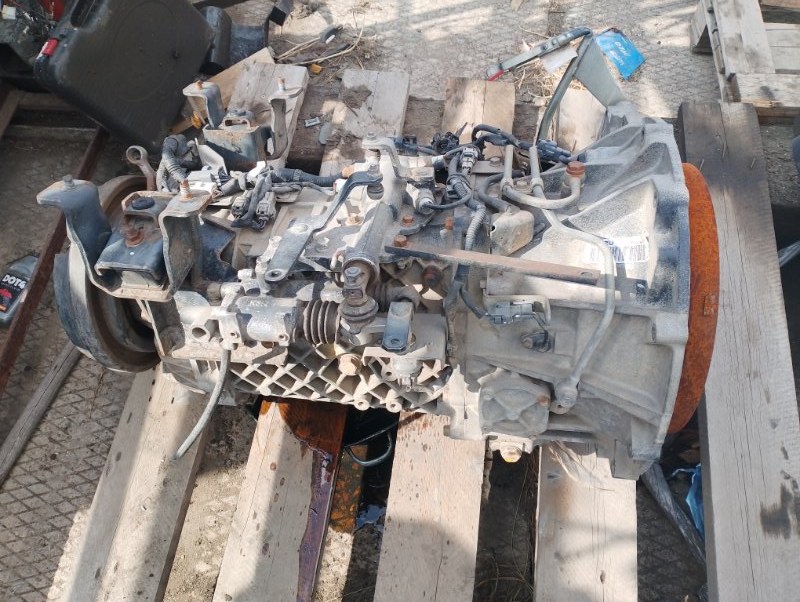 Мкпп Isuzu Forward 4HK1T-350749 (б/у)