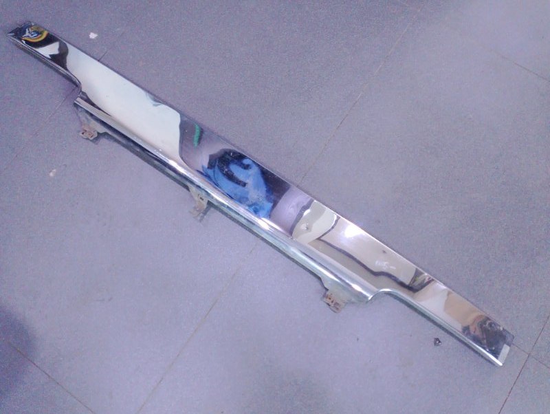 Решетка радиатора Nissan Atlas P4F23 (б/у)