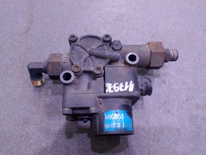 Воздушный клапан Mitsubishi Fuso  Fighter FK61 6M61 (б/у)