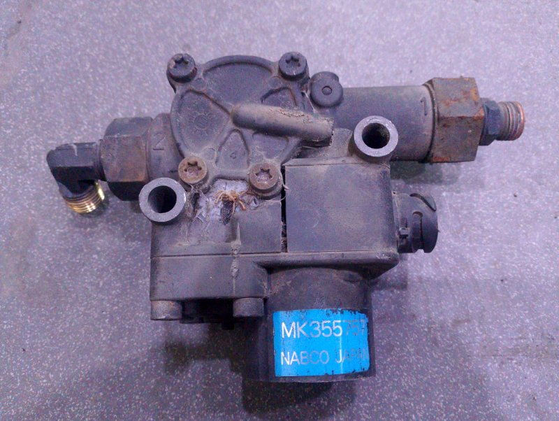 Воздушный клапан Mitsubishi Fuso  Fighter FK61 6M61 (б/у)