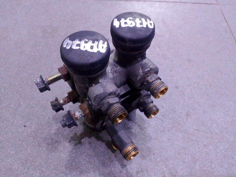 Воздушный клапан Mitsubishi Fuso  Fighter FK61 6M61 (б/у)