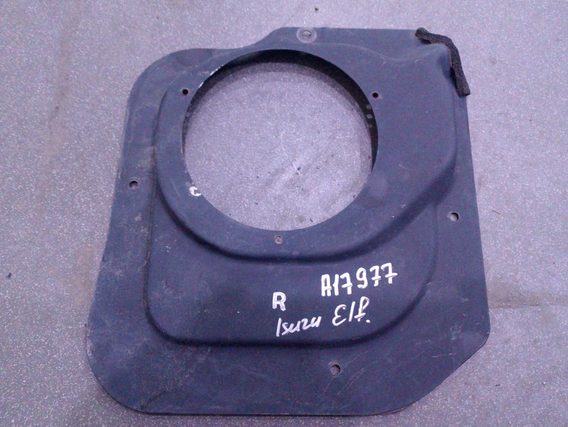 Крепление динамика Isuzu Elf NKR66 переднее правое (б/у)