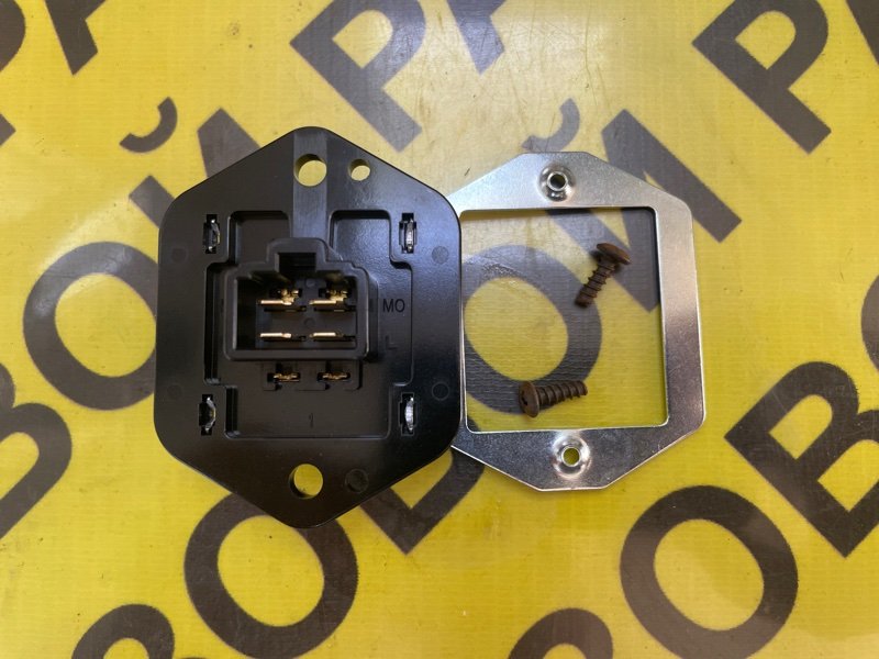 Реостат отопителя салона Mazda Titan WGLAT SL