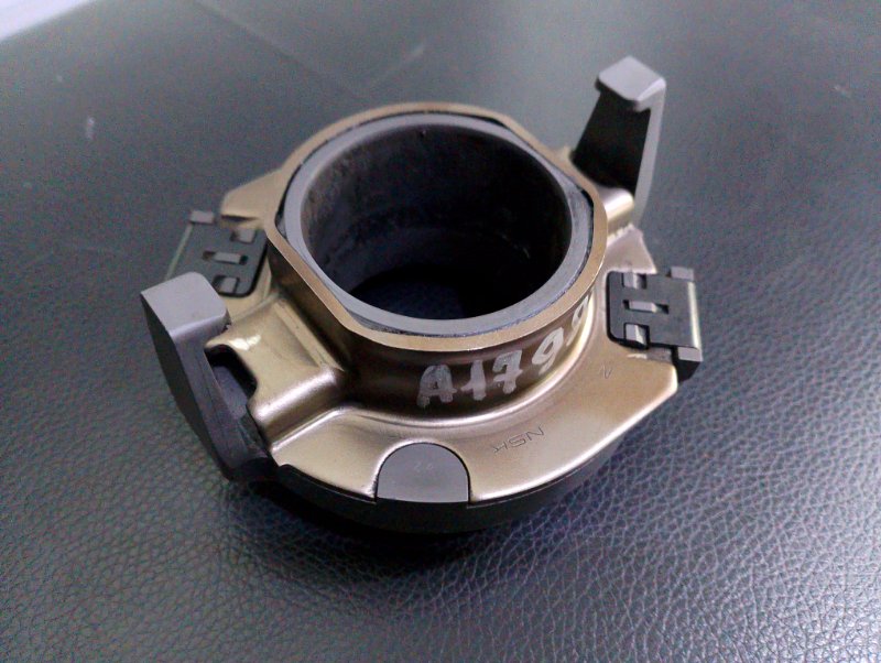 Выжимной подшипник Mazda Titan TF (б/у)