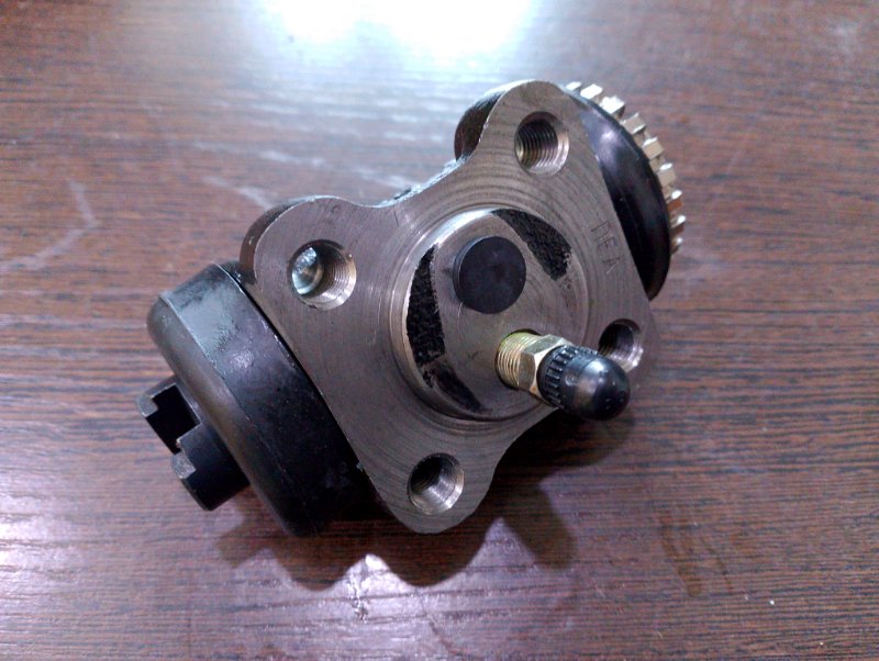 Рабочий тормозной цилиндр Toyota TOYOTA DYNA BU102 1994 задний правый