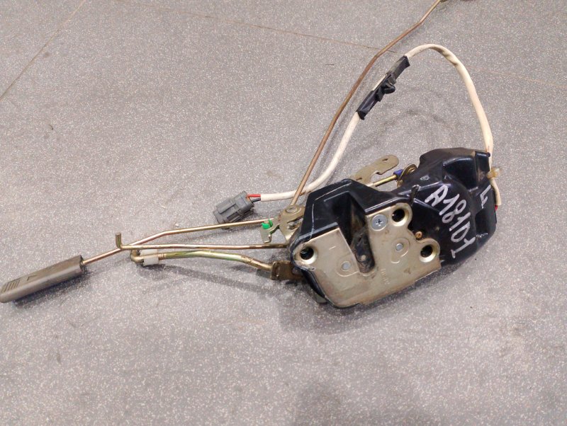 Замок двери Isuzu Elf NKR66E 4HF1 передний левый (б/у)