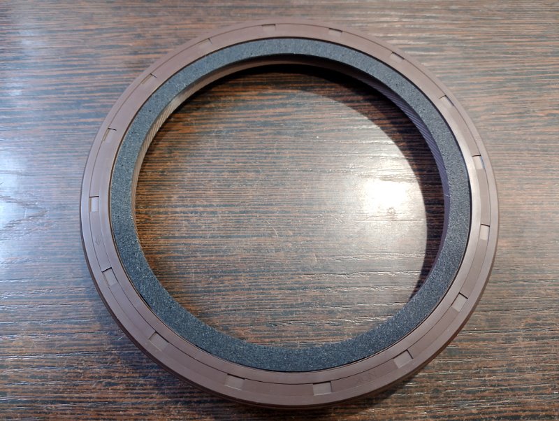 Сальник коленвала Isuzu Forward 6BG1 задний