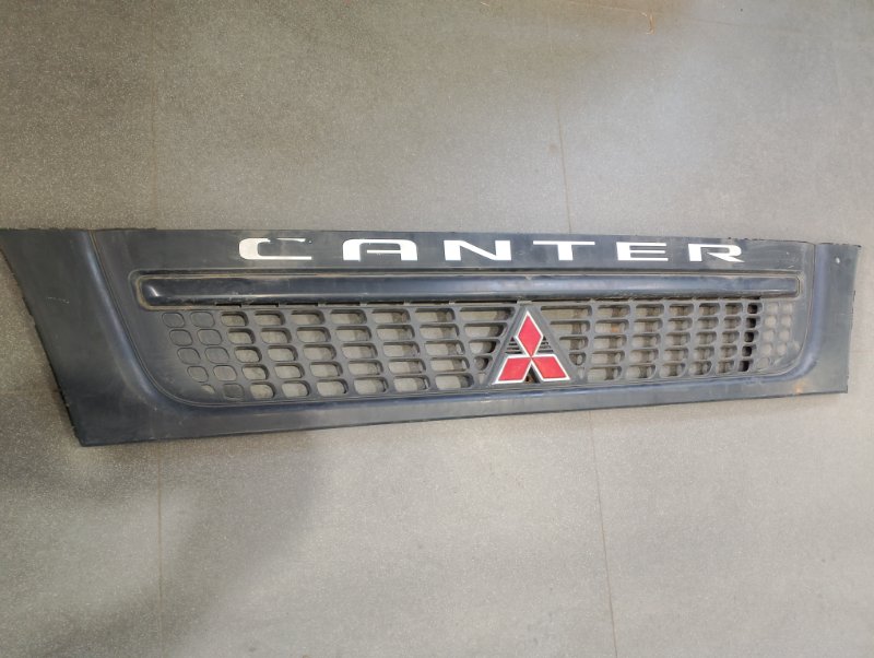 Решетка радиатора Mitsubishi Canter FE82DE (б/у)