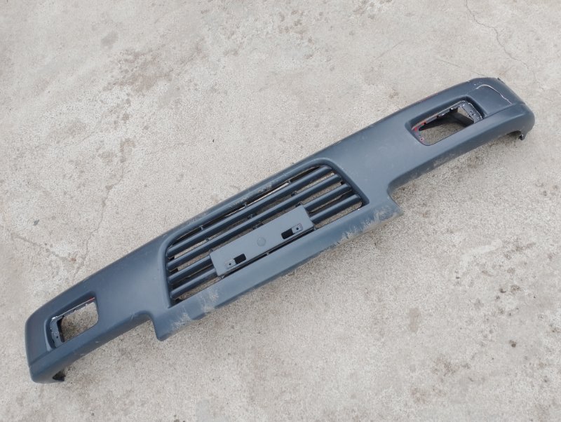 Бампер Nissan Atlas R4F23 QD32 передний (б/у)