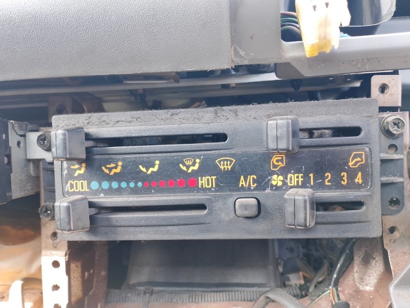 Блок управления климат-контролем Isuzu Elf NKR81E-7011891 4HL1 2003 (б/у)