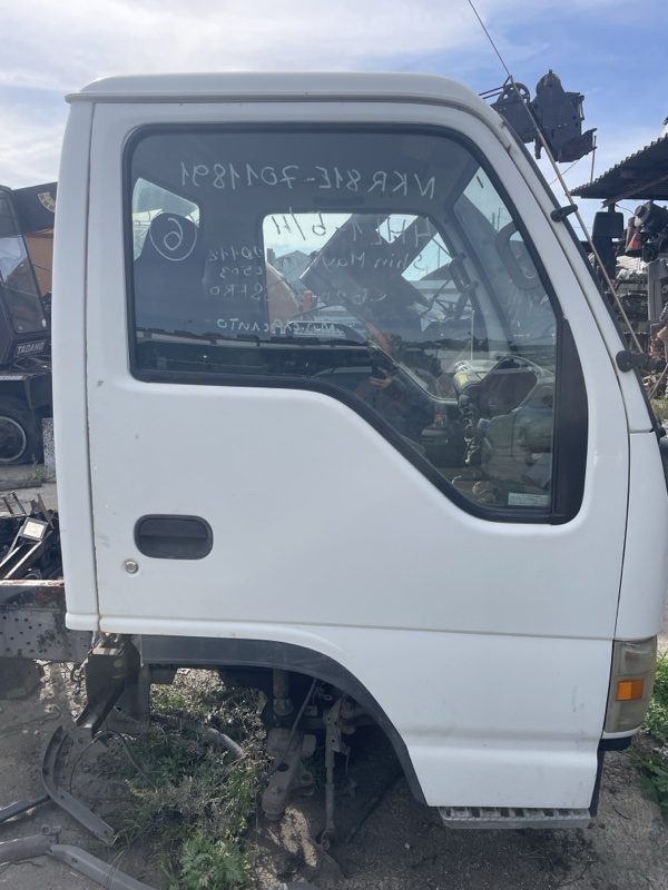 Дверь Isuzu Elf NKR81E-7011891 4HL1 2003 передняя правая (б/у)