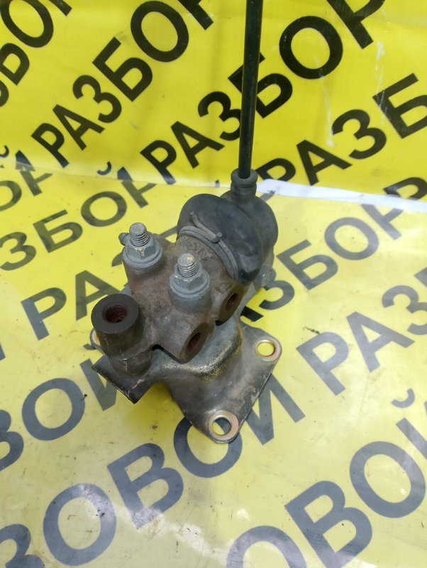 Регулятор тормозных усилий Isuzu Elf NPR66G-7402584 4HF1-242928 1994 (б/у)