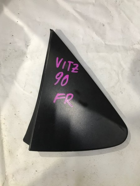 Уголок крыла Toyota Vitz SCP90 передний правый (б/у)