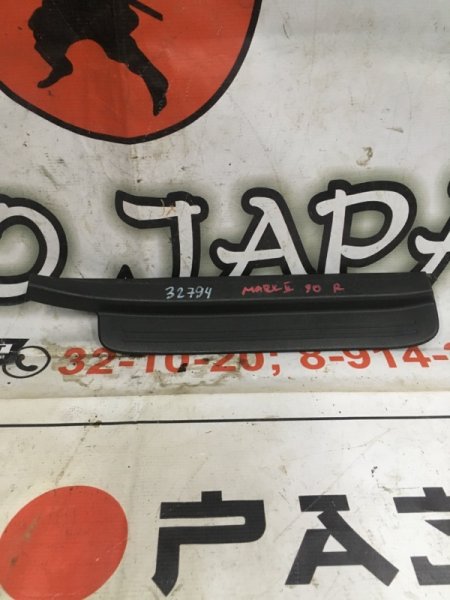 Накладка на порог Toyota Markii JZX90 задняя правая (б/у)
