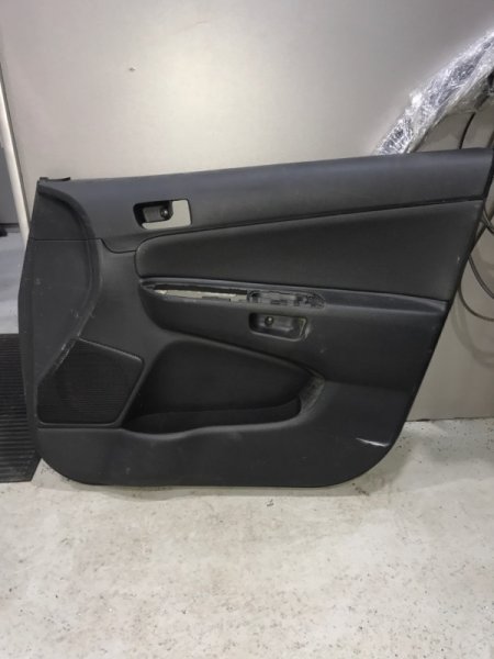 Обшивка двери Toyota Wish ZNE10 передняя правая (б/у)