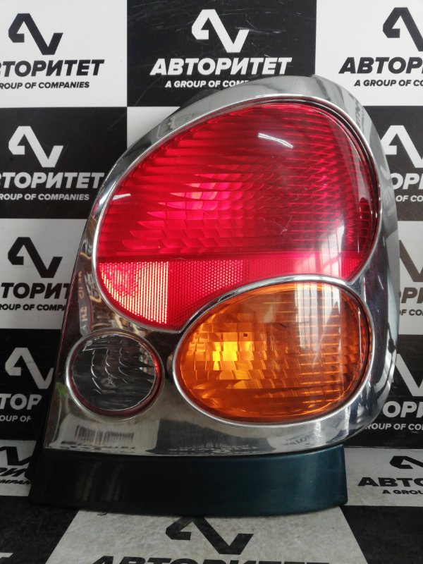 Стоп-сигнал Toyota Corolla Spacio AE115 правый (б/у)