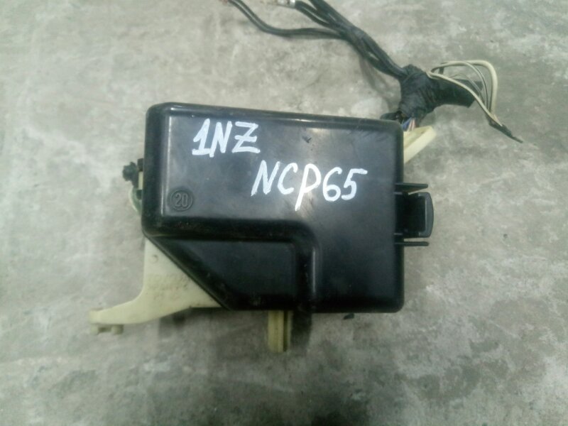 Блок предохранителей Toyota Ist NCP65 1NZFE (б/у)