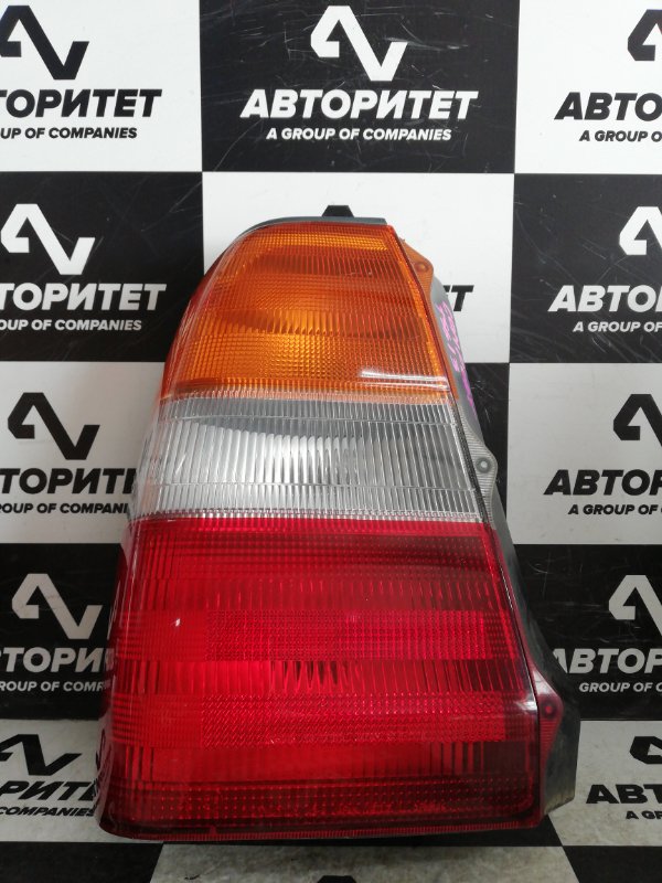 Стоп-сигнал Toyota Crown Comfort TSS13 левый (б/у)