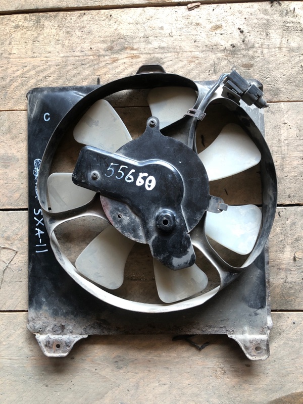 Диффузор радиатора Toyota Rav4 SXA11 правый (б/у)