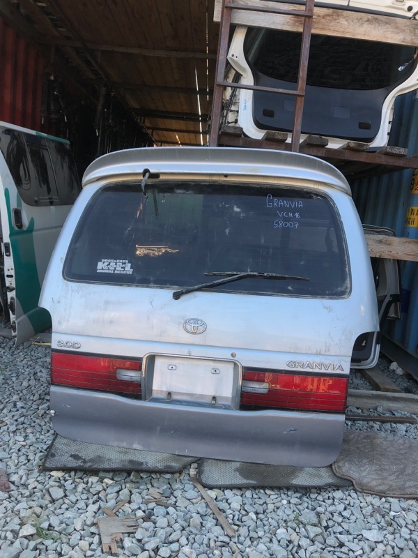 Дверь 5-я Toyota Granvia VCH16 (б/у)