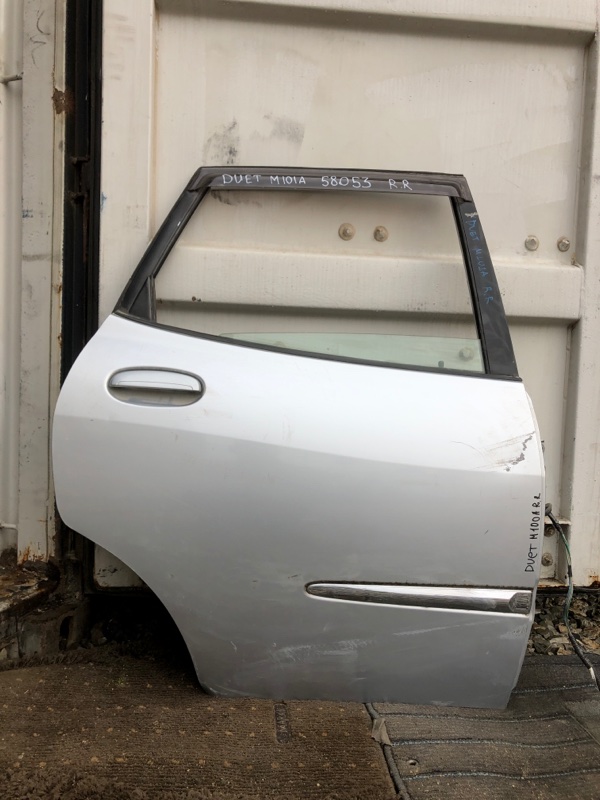 Дверь Toyota Duet M100A задняя правая (б/у)