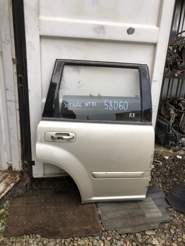Дверь Nissan X-Trail NT30 задняя правая (б/у)