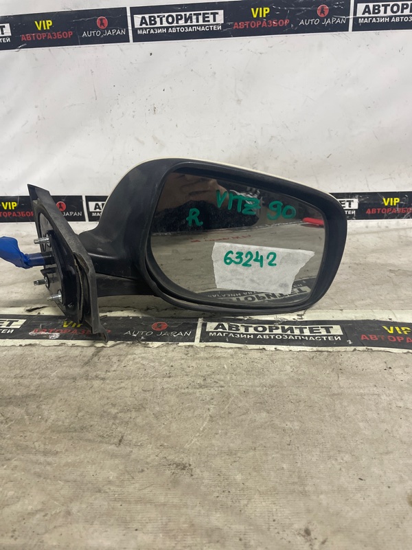 Зеркало Toyota Vitz SCP90 переднее правое (б/у)