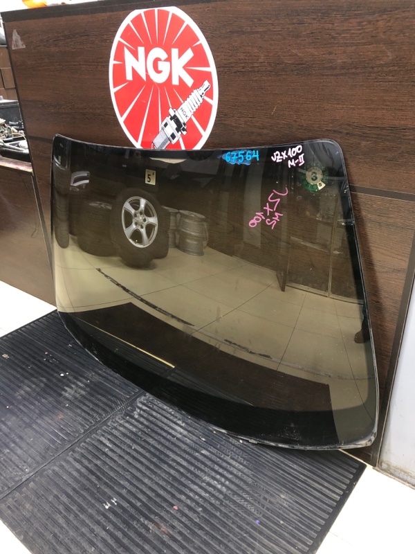 Лобовое стекло Toyota Mark Ii JZX100 (б/у)