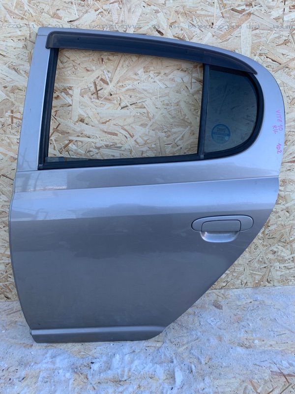 Дверь Toyota Vitz SCP10 задняя левая (б/у)