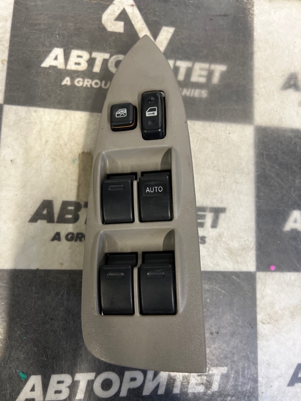 Блок управления стеклоподъемниками Toyota Corolla Spacio AE111 передний правый (б/у)