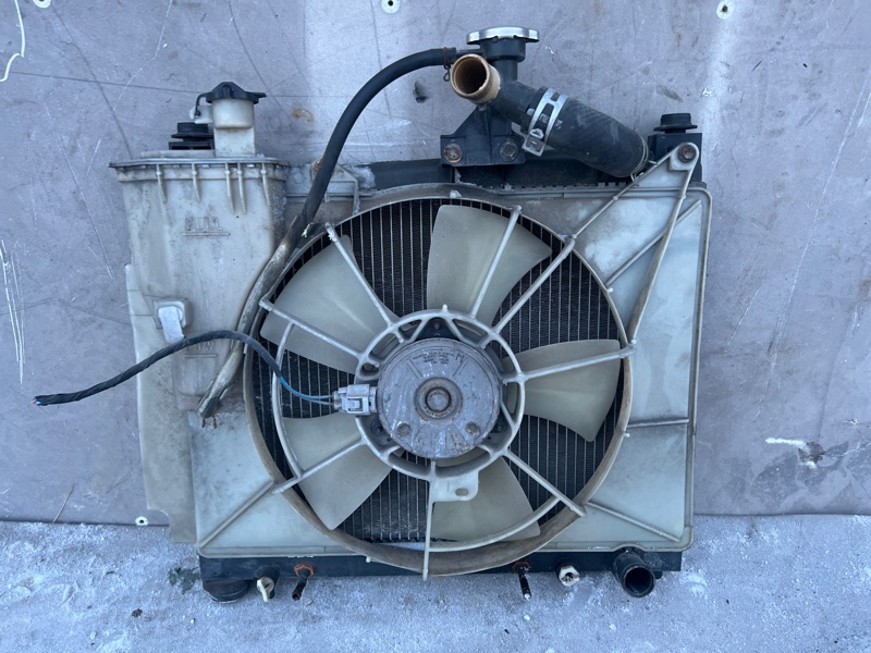 Радиатор основной Toyota Probox NCP51 1NZFE (б/у)