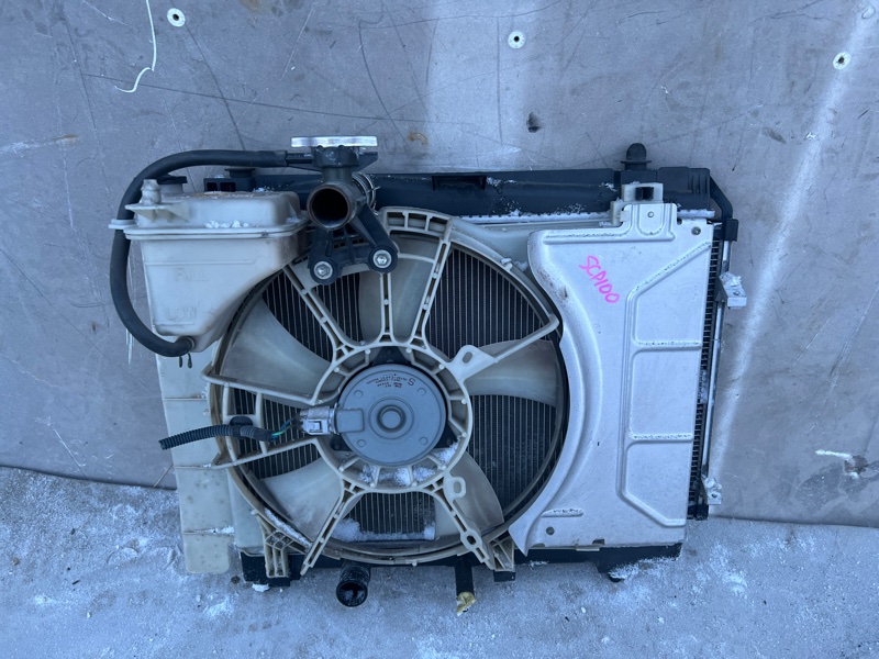 Радиатор основной Toyota Ractis SCP100 2SZFE (б/у)