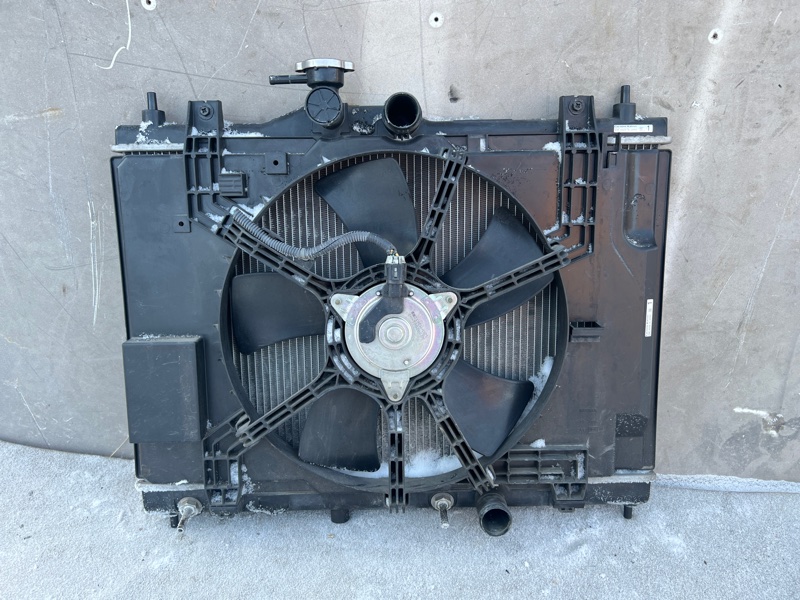 Радиатор основной Nissan Tiida Latio SJC11 MR18 (б/у)