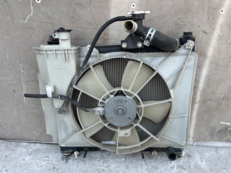 Радиатор основной Toyota Probox NCP51 1NZFE (б/у)