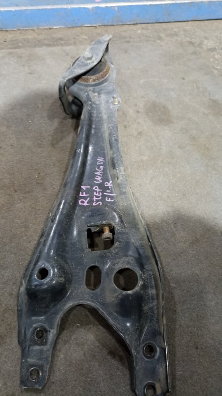 Рычаг Honda Stepwgn RF1 B20B задний правый (б/у)
