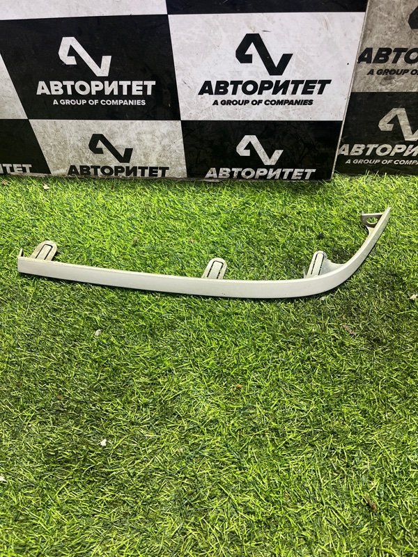 Планка под фары Toyota Crown Majesta JZS173 передняя левая (б/у)