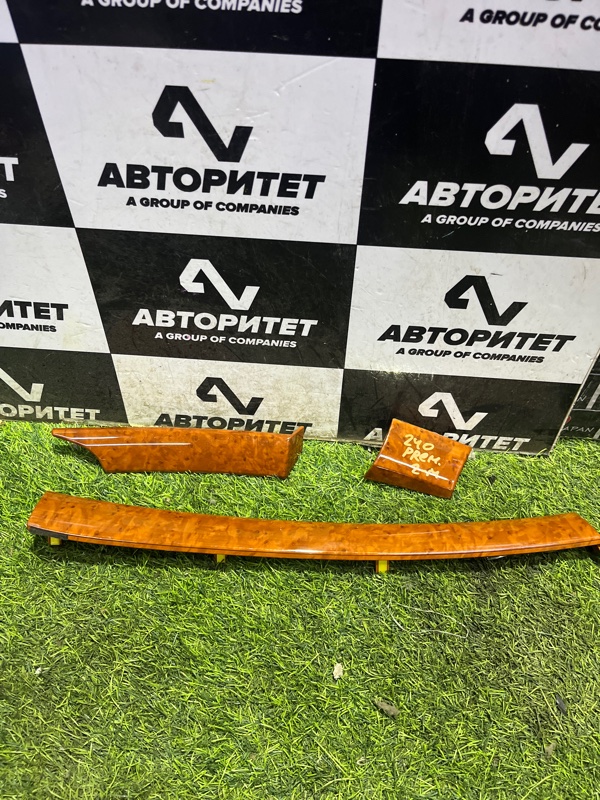 Накладка на торпеду TOYOTA PREMIO NZT240 (б/у)