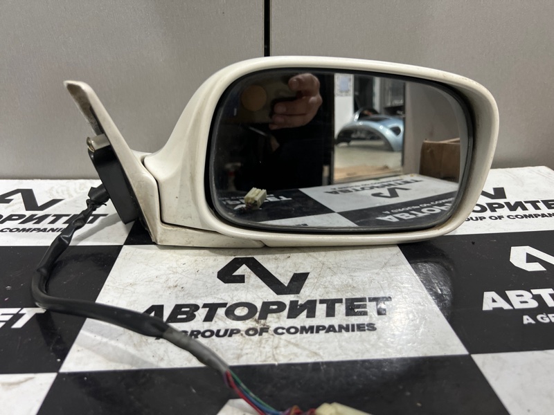 Зеркало TOYOTA MARKII JZX100 правое (б/у)