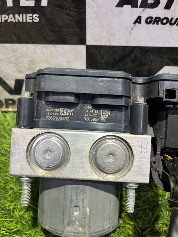 Блок abs SUBARU IMPREZA GP3 FB16 (б/у)