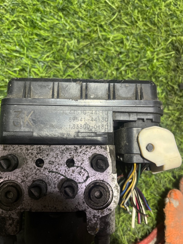 Блок abs TOYOTA IPSUM ACM21 2AZFE (б/у)