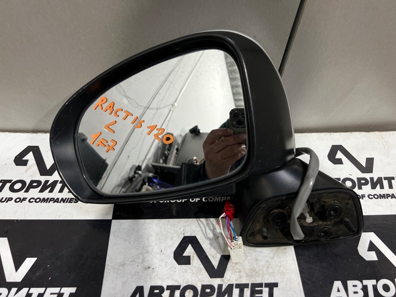 Зеркало TOYOTA RACTIS NCP120 левое (б/у)