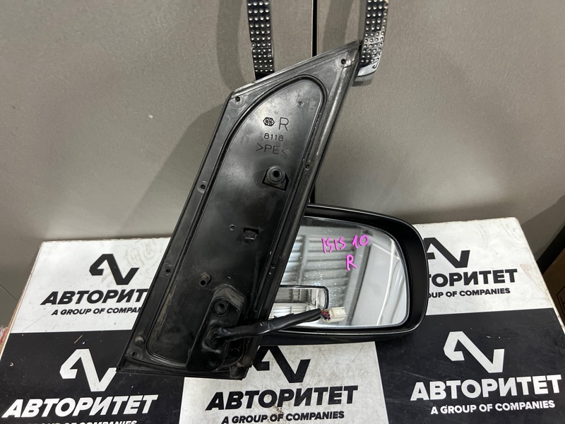 Зеркало TOYOTA ISIS ZNM10 правое (б/у)