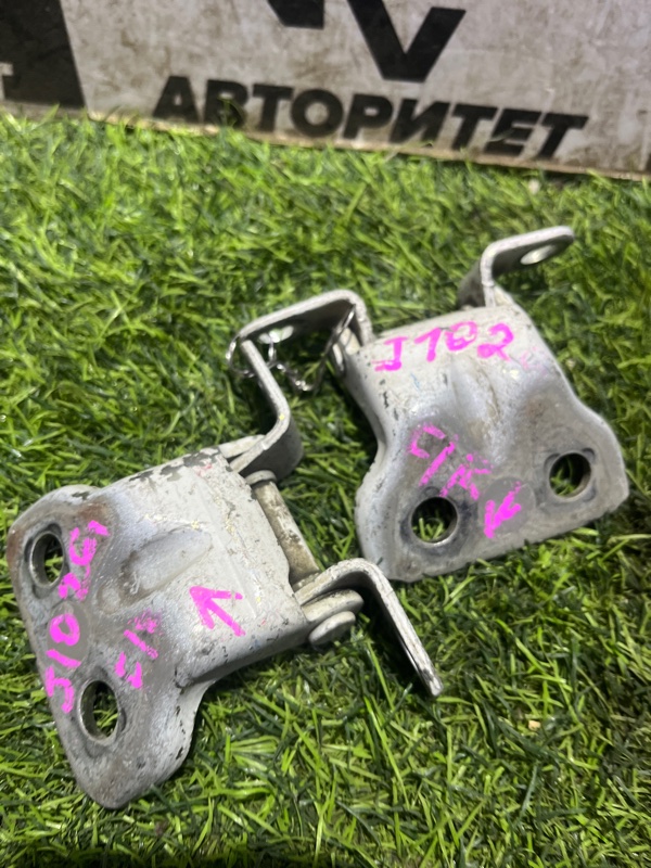 Петля дверная TOYOTA CAMI J102E передняя правая (б/у)