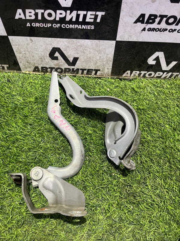 Петля капота TOYOTA PORTE NNP11 (б/у)