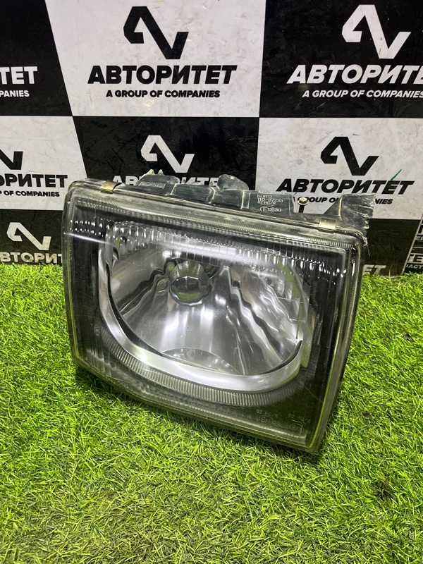 Фара MITSUBISHI PAJERO V24W передняя правая (б/у)