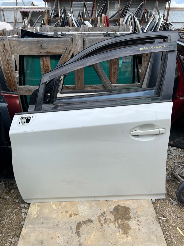 Дверь Toyota Prius ZVW30 2ZRFXE передняя левая (б/у)