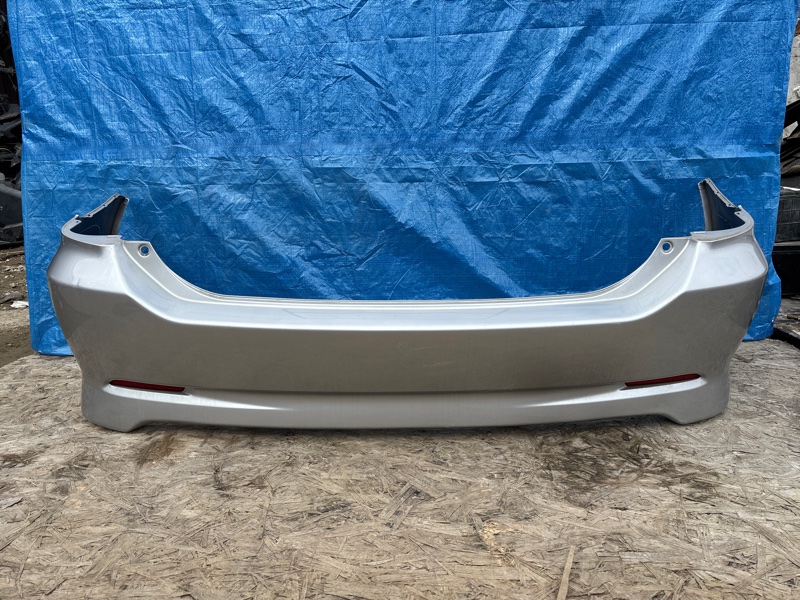 Бампер Toyota Wish ZNE10 задний (б/у)