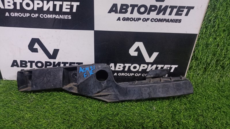 Крепление бампера Toyota Ipsum ACM21W 2AZFE 2002 переднее правое (б/у)