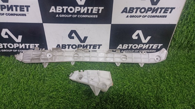 Крепление бампера Toyota Noah ZRR75 3ZRFAE 2009 заднее левое (б/у)