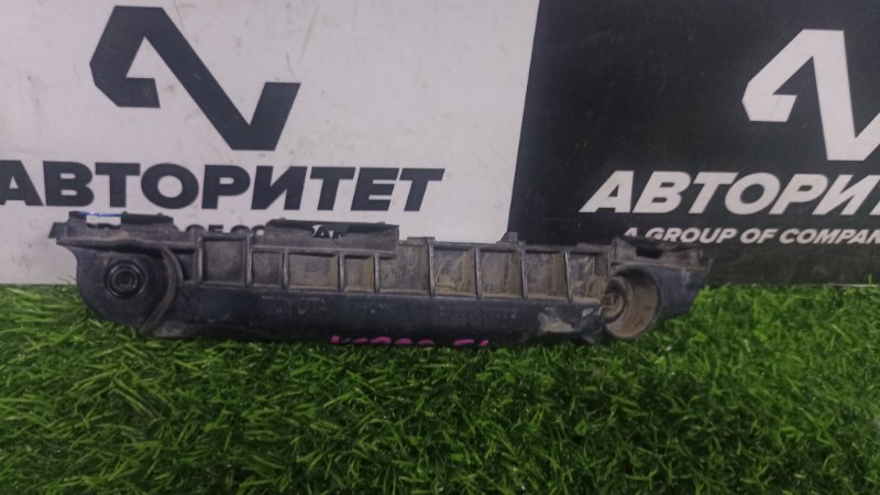 Крепление бампера Toyota Vitz KSP90 1KRFE 2006 переднее левое (б/у)